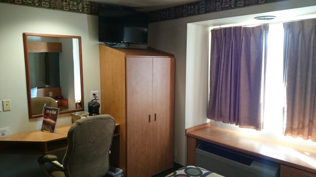 Super 8 By Wyndham Pride Midvale/Midvalley/Salt Lake City Oda fotoğraf
